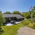 Laerke - 1-8km From The Sea By Interhome *